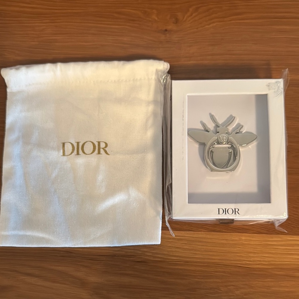 Dior Silver Bee Smartphone Ring